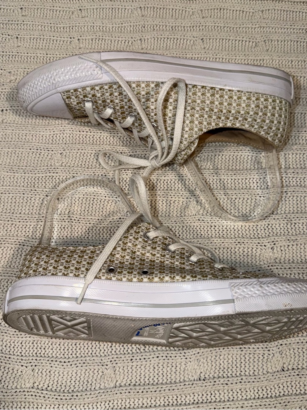 Converse Low-Top Sneakers in Cream and Gold